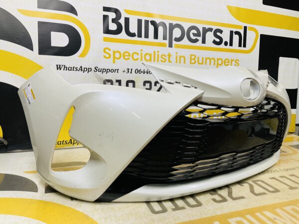 BUMPER Toyota Yaris Facelift 2017-2019  VOORBUMPER 2-D2-10922z