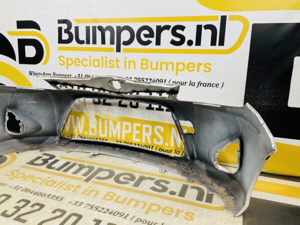 BUMPER Toyota Yaris Facelift 2017-2020 VOORBUMPER 2-D2-10924z