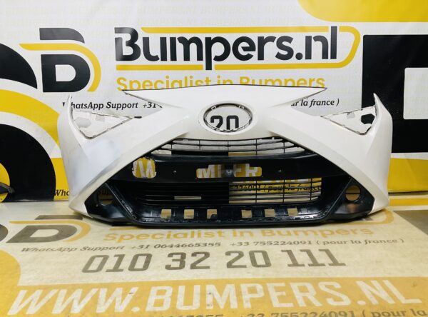 BUMPER Toyota Aygo Facelift 2017-2021  VOORBUMPER 2-D1-10936z