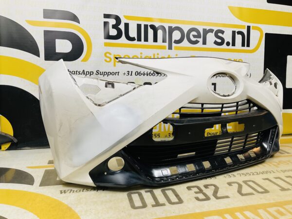 BUMPER Toyota Aygo Facelift 2017-2021  VOORBUMPER 2-D1-10936z