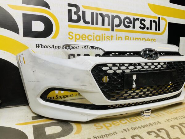 BUMPER Hyundai i20 86569-C8010 VOORBUMPER 2-E3-10957z