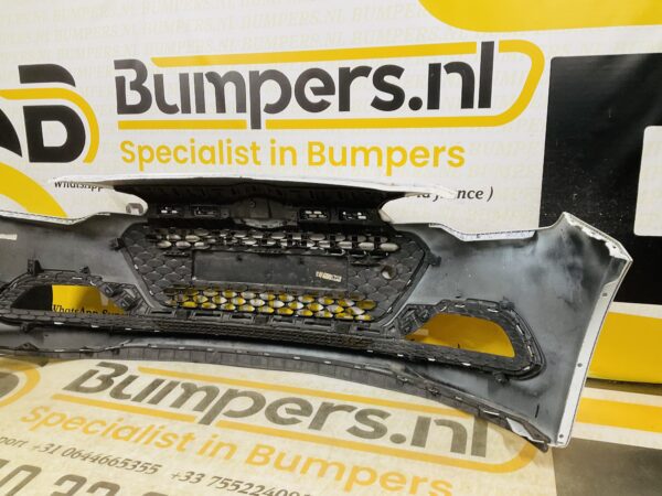 BUMPER Hyundai i20 86569-C8010 VOORBUMPER 2-E3-10957z