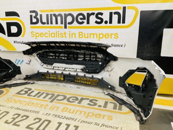 BUMPER Ford Focus MK4  VOORBUMPER 1-D9-10982z