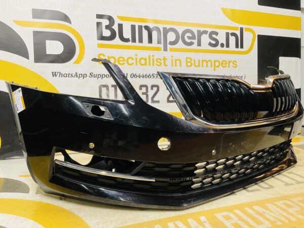 BUMPER Skoda Octavia 3 4xpdc kls 2012-2017  VOORBUMPER 2-H6-11098z