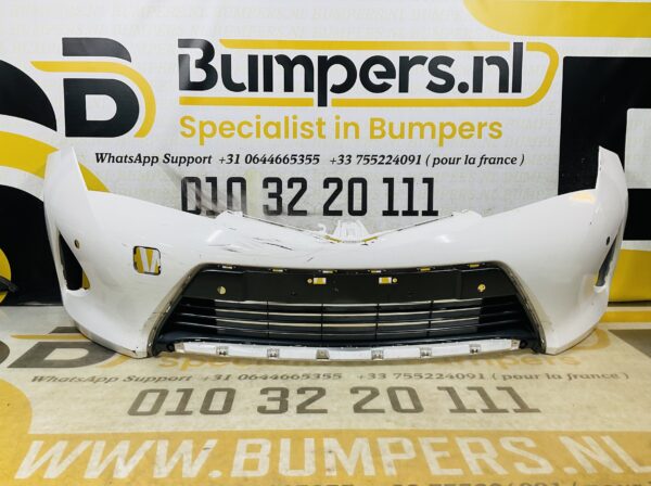 BUMPER Toyota Auris 53102-02230 VOORBUMPER 2-D3-10987z