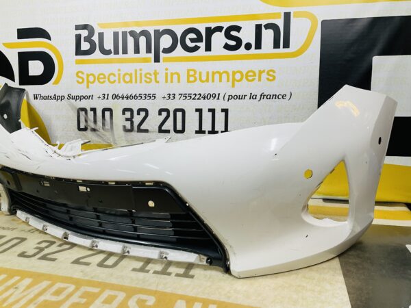 BUMPER Toyota Auris 53102-02230 VOORBUMPER 2-D3-10987z
