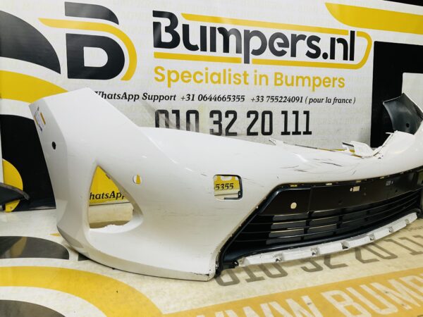 BUMPER Toyota Auris 53102-02230 VOORBUMPER 2-D3-10987z