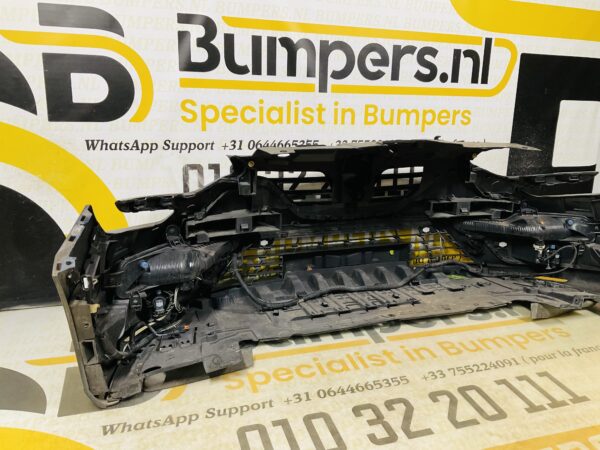 BUMPER Renault Megane 4 VOORBUMPER 1-Z9-11045z