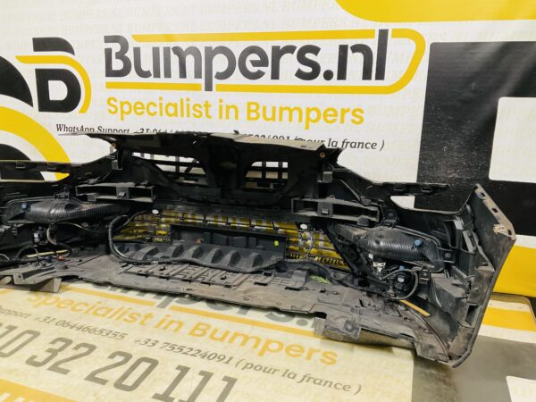 BUMPER Renault Megane 4 VOORBUMPER 1-Z9-11045z
