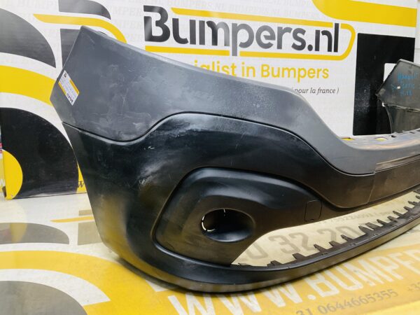 BUMPER Renault Trafic 2 2014-2018  VOORBUMPER 2-F10-11049z