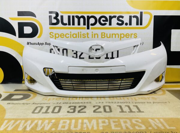 BUMPER Toyota Yaris 2012-2014  VOORBUMPER 2-D2-11070z