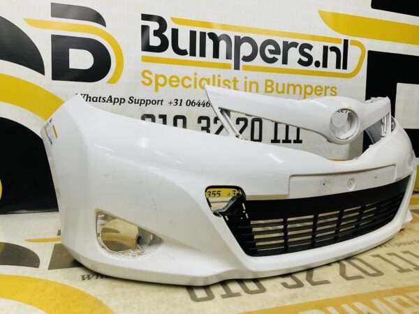 BUMPER Toyota Yaris 2012-2014  VOORBUMPER 2-D2-11070z