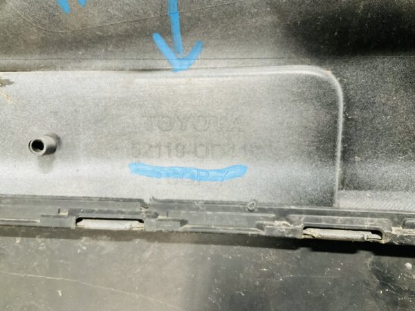 BUMPER Toyota Yaris 2012-2014  VOORBUMPER 2-D2-11070z