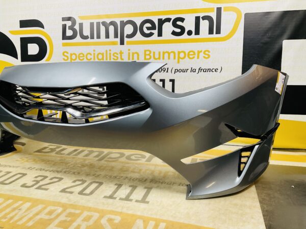 BUMPER Kia Ceed Normaal 2023-2024 VOORBUMPER 2-G10-11131z