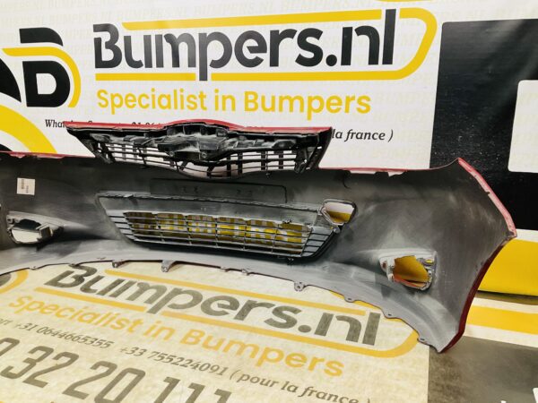BUMPER Toyota Yaris 2011-2014 VOORBUMPER 2-D2-11153z
