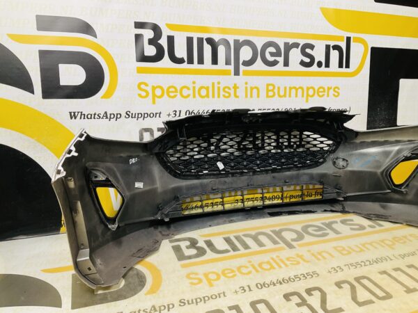 BUMPER Ford Fiesta MK8 2017-2021  VOORBUMPER 1-D2-11304z