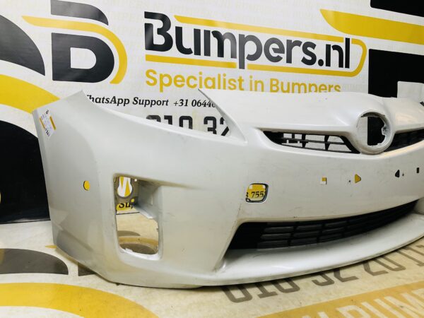 BUMPER Toyota Prius 4xpdc 2009-2011 VOORBUMPER 2-D3-11361z