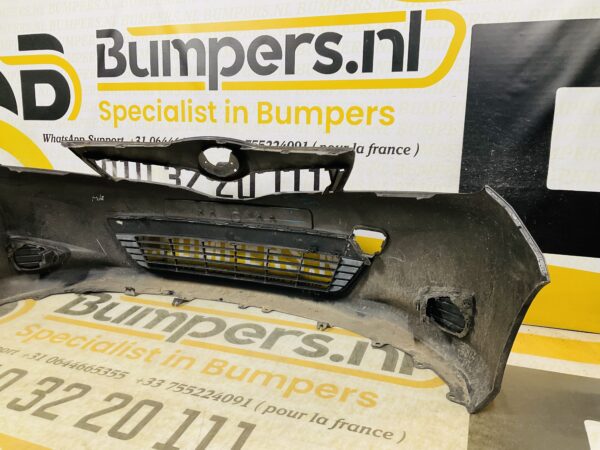 BUMPER Toyota Yaris 2011-2014 VOORBUMPER 2-D3-11385z