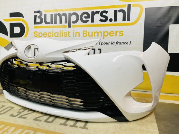 BUMPER Toyota Yaris 2017-2019 VOORBUMPER 2-D1-11392z
