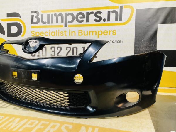 BUMPER Toyota Auris  2010-2012 VOORBUMPER 2-D3-11398z