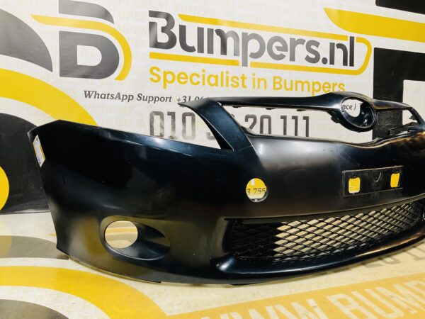 BUMPER Toyota Auris  2010-2012 VOORBUMPER 2-D3-11398z