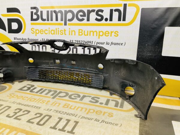BUMPER Toyota Auris  2010-2012 VOORBUMPER 2-D3-11398z