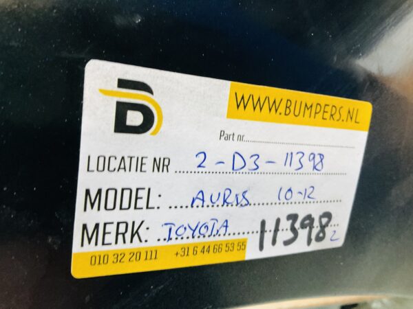 BUMPER Toyota Auris  2010-2012 VOORBUMPER 2-D3-11398z
