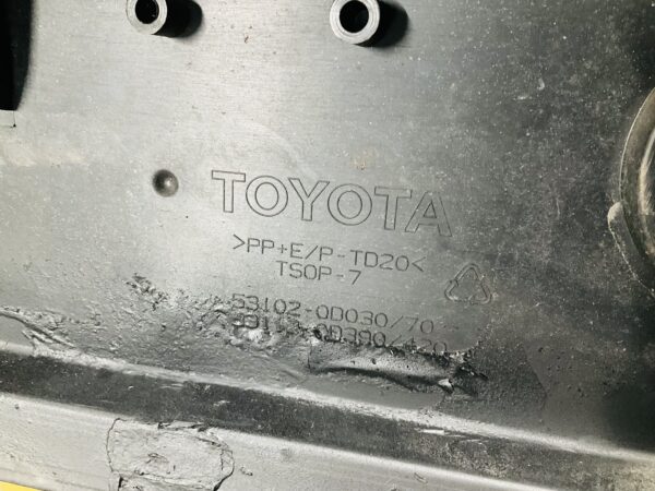 BUMPER Toyota Yaris pdc 2014-2017 VOORBUMPER 2-D1-11430z