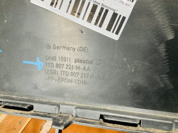 BUMPER Volkswagen Touran Caddy 1T0 6xpdc 2010-2015 VOORBUMPER 1-C10-11489z