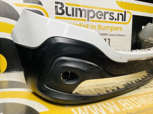 BUMPER Renault Trafic 2014-2018  VOORBUMPER 2-F9-11704z