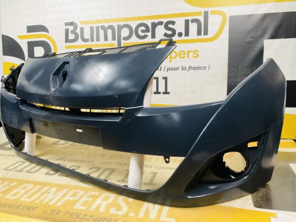 BUMPER Renault Scenic 3 2009-2012  VOORBUMPER 2-F6-11710z