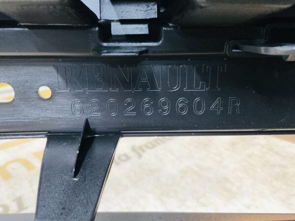 BUMPER Renault Captur Facelift 2016-2019  VOORBUMPER 2-F5-11713z