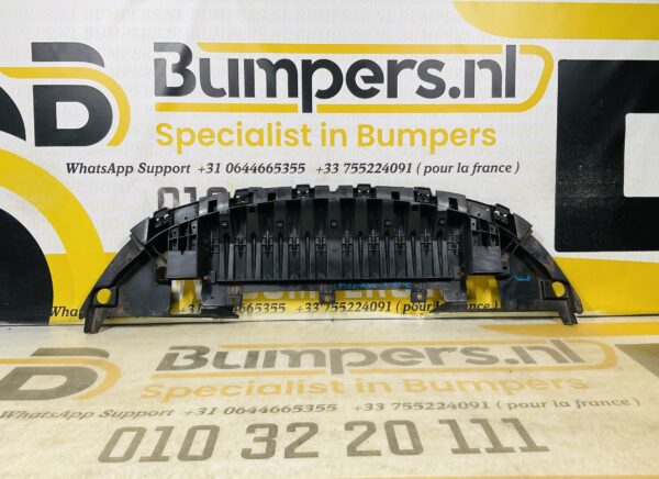 Onderplaat Renault Megane 3 622350001R Bumperlip 2-L4-11803