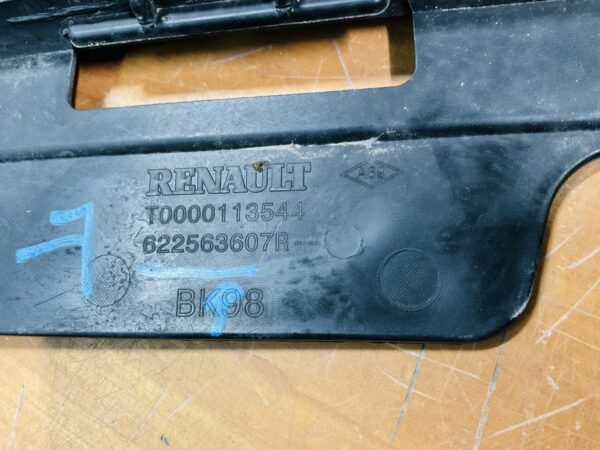 Onderplaat Renault Clio 4 2012-2016 622563607R Bumperlip 2-L4-11804