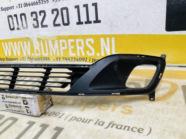 Grill Rooster Kia Venga 86561-1P000  Voorbumper Rooster 2-L9A-11838