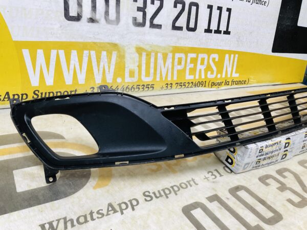 Grill Rooster Kia Venga 86561-1P000  Voorbumper Rooster 2-L9A-11838