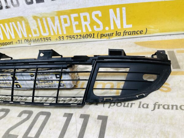 Grill Rooster Renault Scenic MK3 2009-2016 Voorbumper Rooster 2-L9A-11840