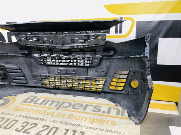 BUMPER Opel Vivaro 9833129877 VOORBUMPER 1-G5-11866z