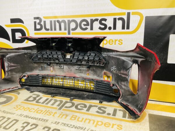 BUMPER Toyota Yaris Cross 2022-2024  VOORBUMPER 2-D5-11949z