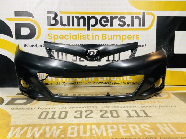 BUMPER Toyota Yaris 2011-2014  VOORBUMPER 2-D2-11982z