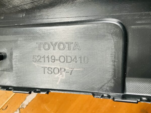 BUMPER Toyota Yaris 2011-2014  VOORBUMPER 2-D2-11982z