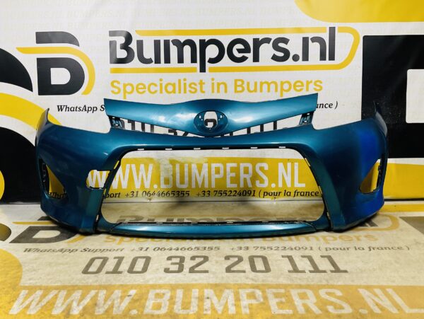 BUMPER Toyota Yaris Hybrid 2010-2014 VOORBUMPER 2-D2-12075z
