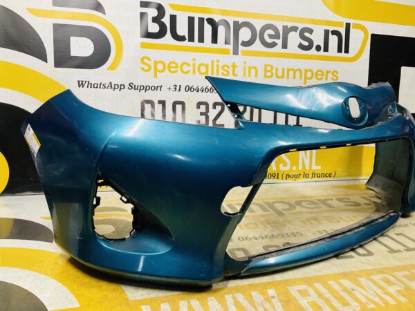 BUMPER Toyota Yaris Hybrid 2010-2014 VOORBUMPER 2-D2-12075z