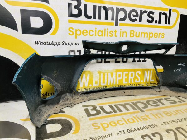 BUMPER Toyota Yaris Hybrid 2010-2014 VOORBUMPER 2-D2-12075z