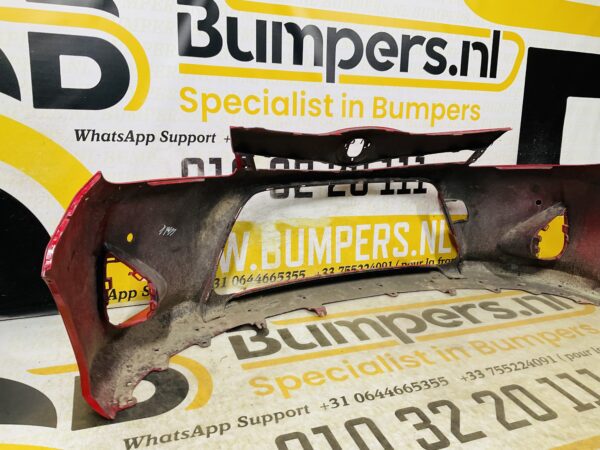 BUMPER Toyota Yaris Hybrid 2010-2014 pdc VOORBUMPER 2-D2-12076z