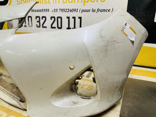BUMPER Toyota Yaris Hybrid 2010-2014 pdc VOORBUMPER 2-D2-12077z