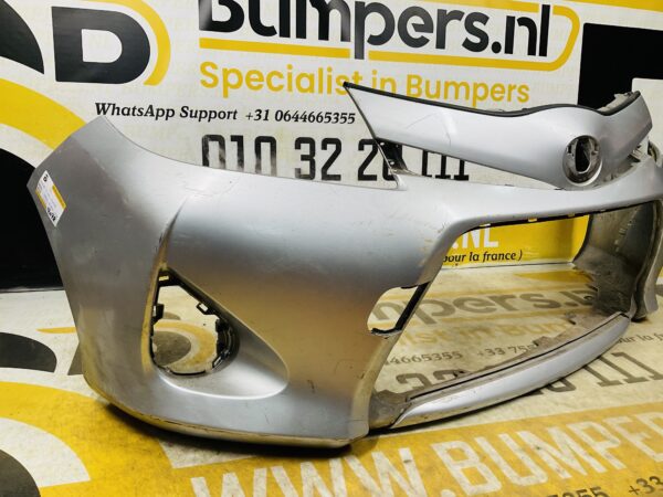 BUMPER Toyota Yaris Hybrid 2010-2014 VOORBUMPER 2-D2-12078z