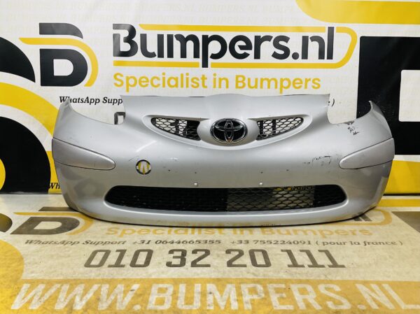 BUMPER Toyota Aygo 2008-2012 VOORBUMPER 2-D1-12104z