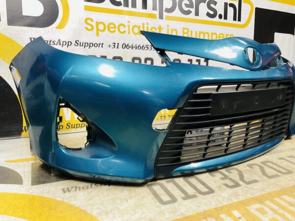 BUMPER Toyota Yaris Hybrid 2010-2014 VOORBUMPER 2-D2-12075z