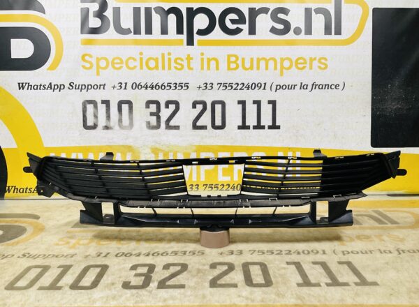 Grill Peugeot 5008 2016-2020 Bumpergrill 2-M4-12284
